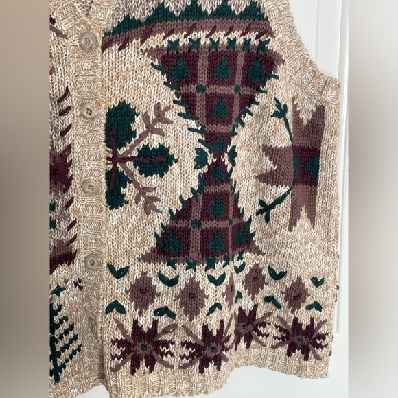 Vintage St. John’s Bay Holiday Sweater Vest Beige Knit Christmas Trees Fair Isle - Picture 4 of 9